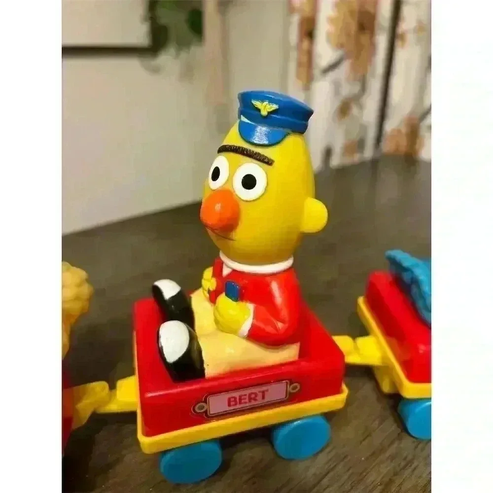 Vintage 1989 ILLCO Sesame Street Wind-Up Train Set Toy Bert, Cookie, Big Bird - Picture 2 of 13